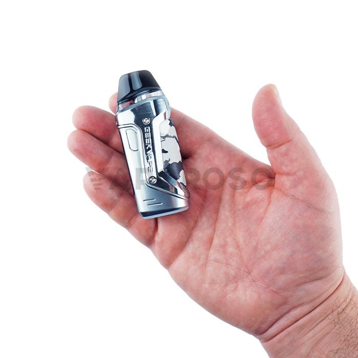 Geek Vape Aegis Nano 2 (AN2) dimensioni in mano